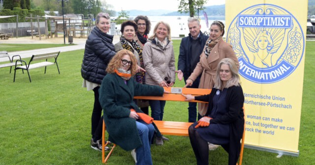 Velden setzt Zeichen gegen Gewalt an M&auml;dchen und Frauen