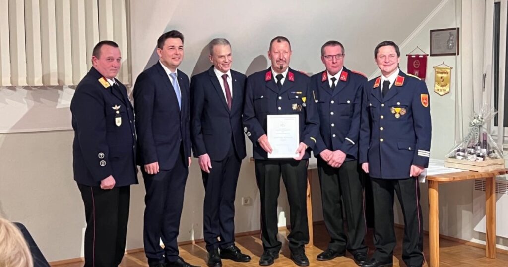 FF Lind ob Velden ehrte zahlreiche verdiente Kameraden